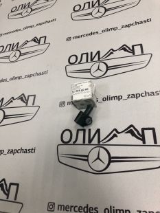 Датчик подушки безопасности на Mercedes W204 Датчик подушки безопасности на Mercedes W204